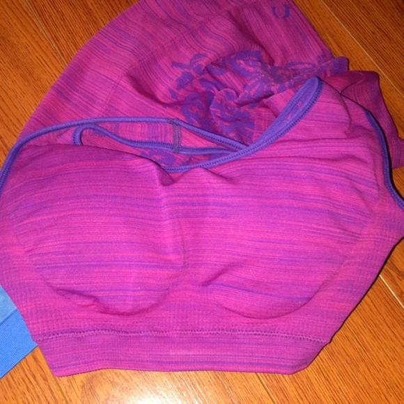 (M)🔥Bundle🔥 of 2 Tank Tops 1 Adidas 1 Climawear Active Tank Top - Picture 8 of 13